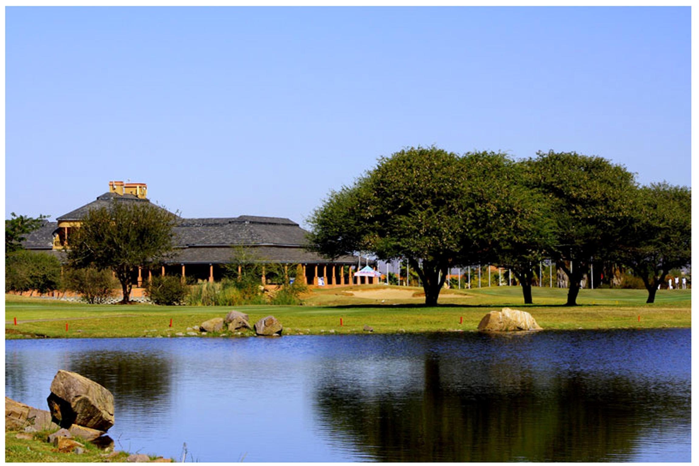 גאבורון Phakalane Golf Estate Hotel Resort מראה חיצוני תמונה