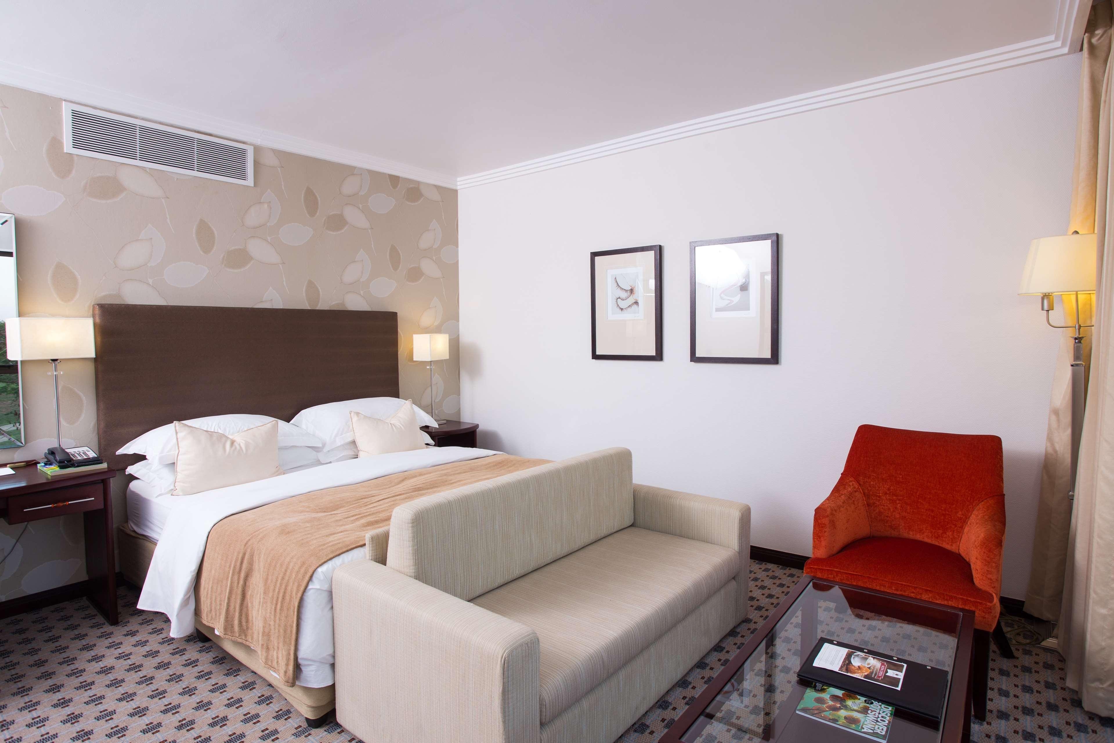 גאבורון Phakalane Golf Estate Hotel Resort מראה חיצוני תמונה