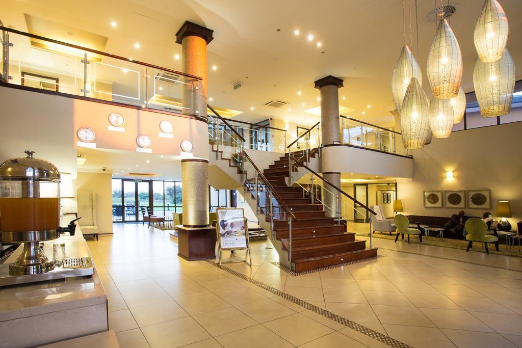 גאבורון Phakalane Golf Estate Hotel Resort מראה חיצוני תמונה