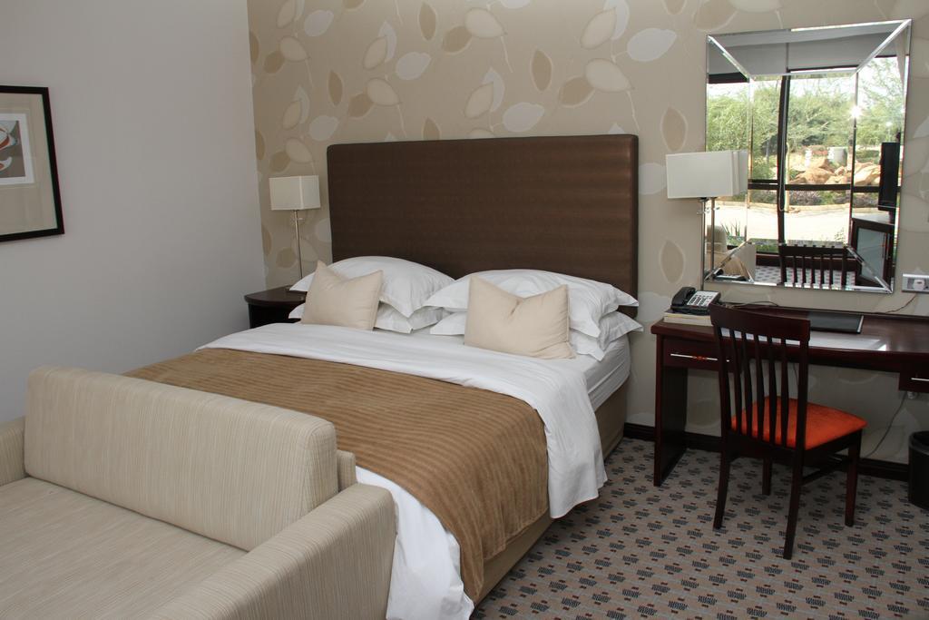 גאבורון Phakalane Golf Estate Hotel Resort חדר תמונה