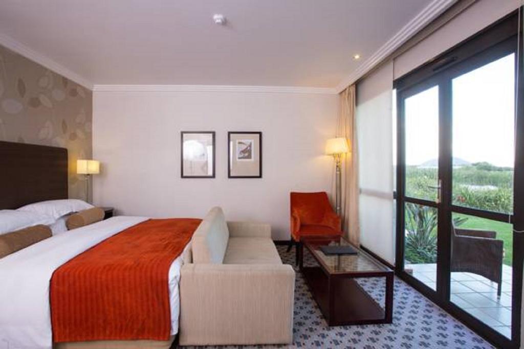 גאבורון Phakalane Golf Estate Hotel Resort חדר תמונה
