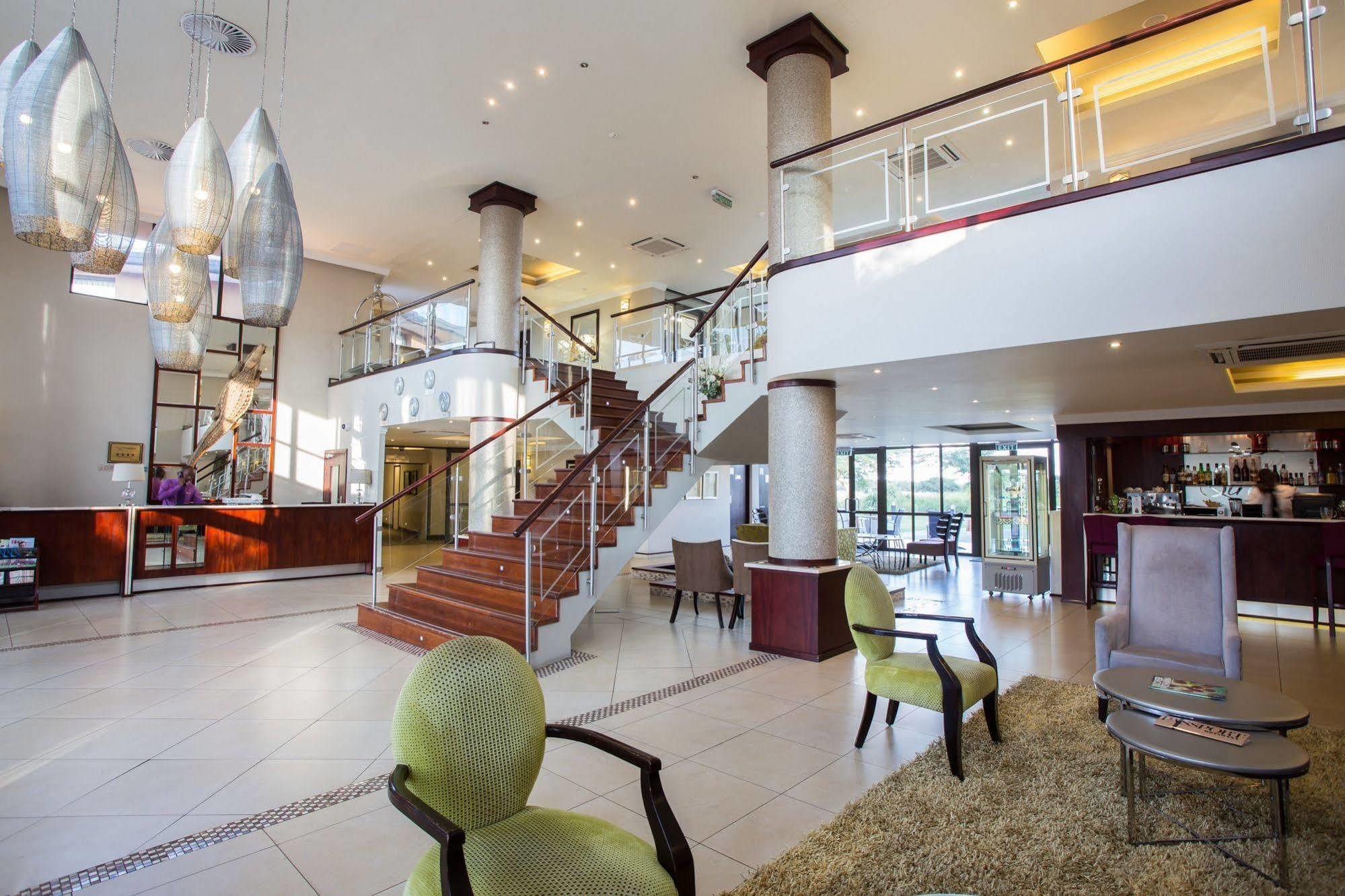 גאבורון Phakalane Golf Estate Hotel Resort מראה חיצוני תמונה